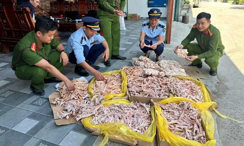 Nghệ An: Phát hiện thực phẩm không rõ nguồn gốc tại công ty kinh doanh thực phẩm sạch