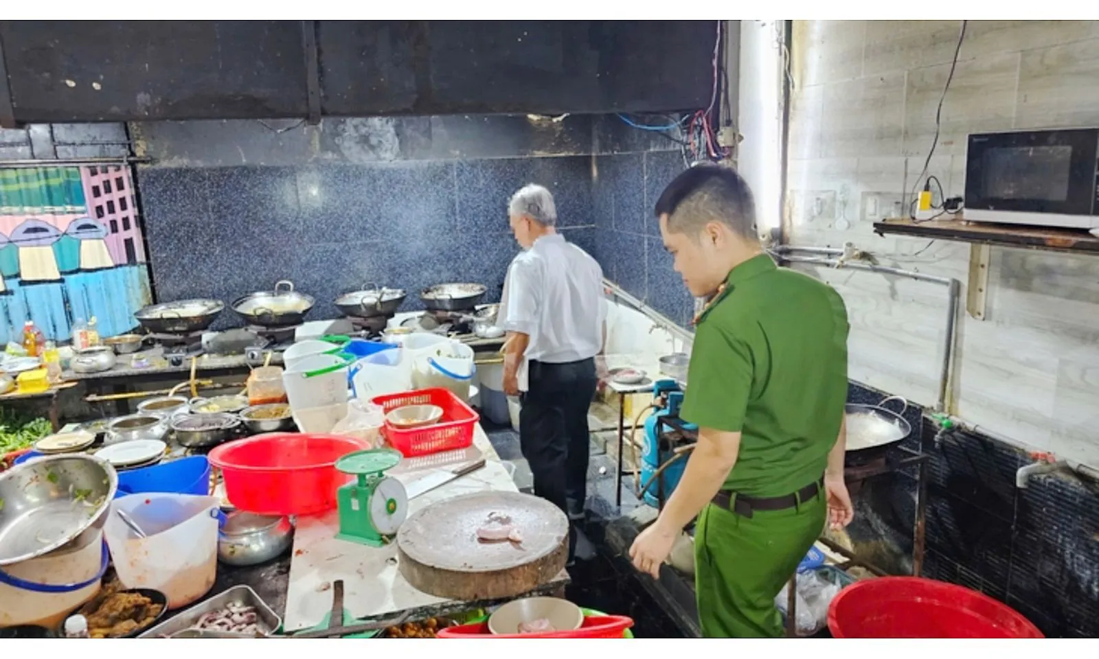 Quán nhậu ven sông Hàn tái phạm, mở nhạc lớn xuyên đêm