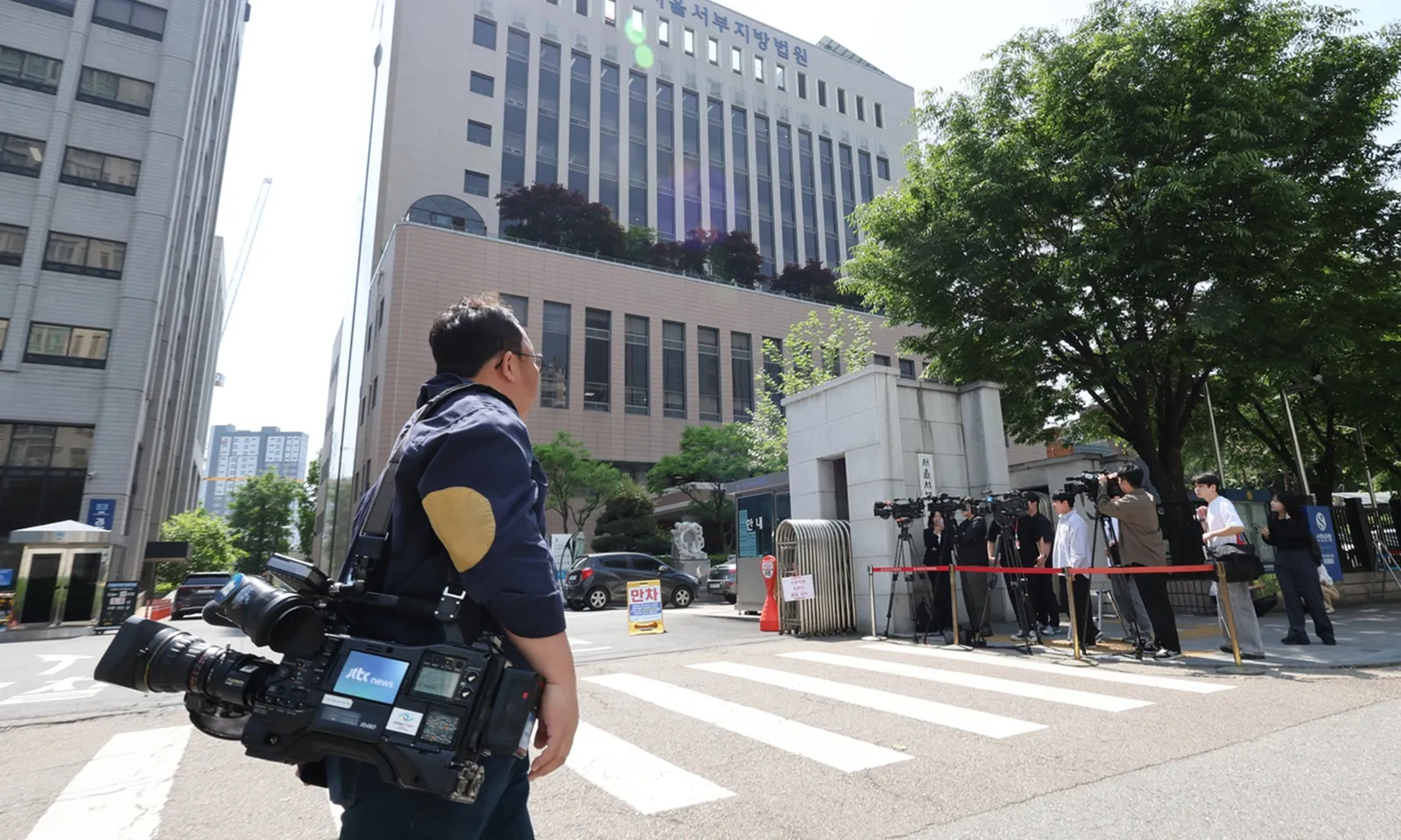 Hàn Quốc: 2 người ủng hộ cựu tổng thống Yoon Suk Yeol bị kết án tù