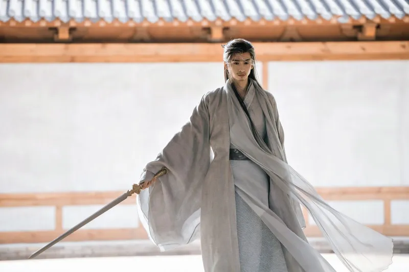 voh-tiec-cho-soai-ca-truong-van-long-u40-moi-co-vai-dien-gay-sot-ran-ran-24