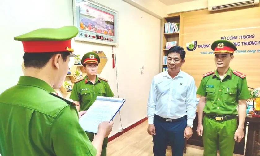 Hiệu trưởng Trường Cao đẳng Công thương miền Trung bị bắt vì sai phạm tài chính