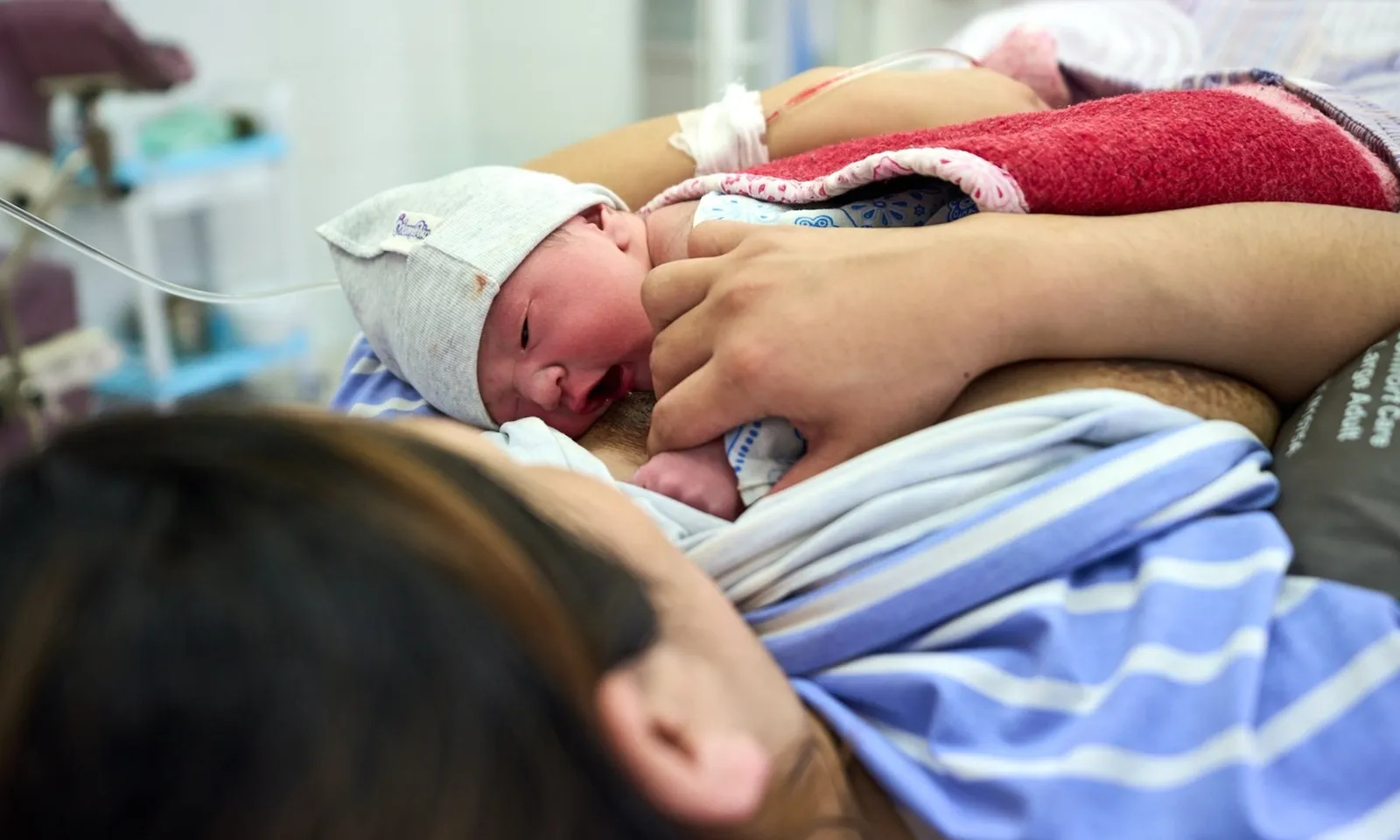 Nhật Bản: Phụ nữ sẽ được chi trả toàn bộ chi phí sinh thường từ tháng 4/2026