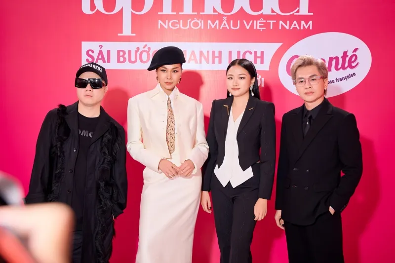 thanh-hang-dien-suit-trang-thanh-lich-mo-man-vietnams-next-top-model-202520250515-092950-02
