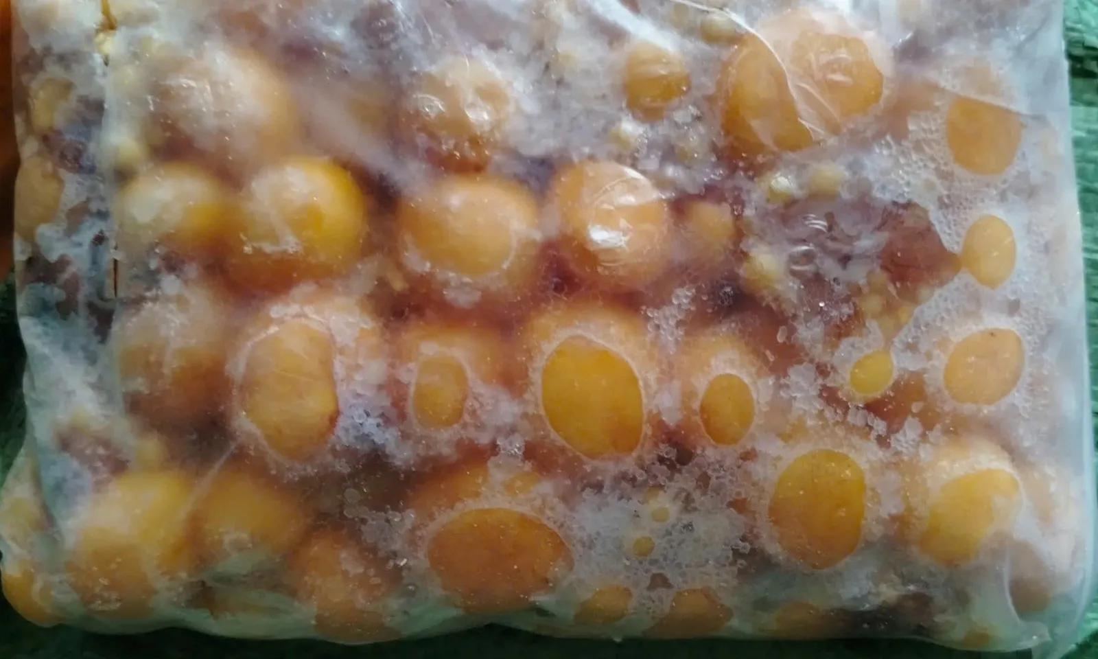 Tạm giữ 800 kg trứng gà non, tràng gà đông lạnh không rõ nguồn gốc