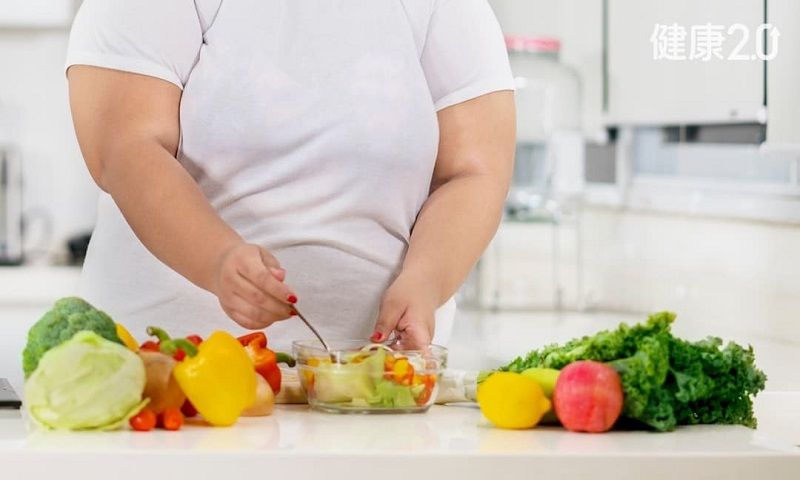 Tại sao ăn nhiều rau mỗi ngày vẫn không giúp giảm cân?