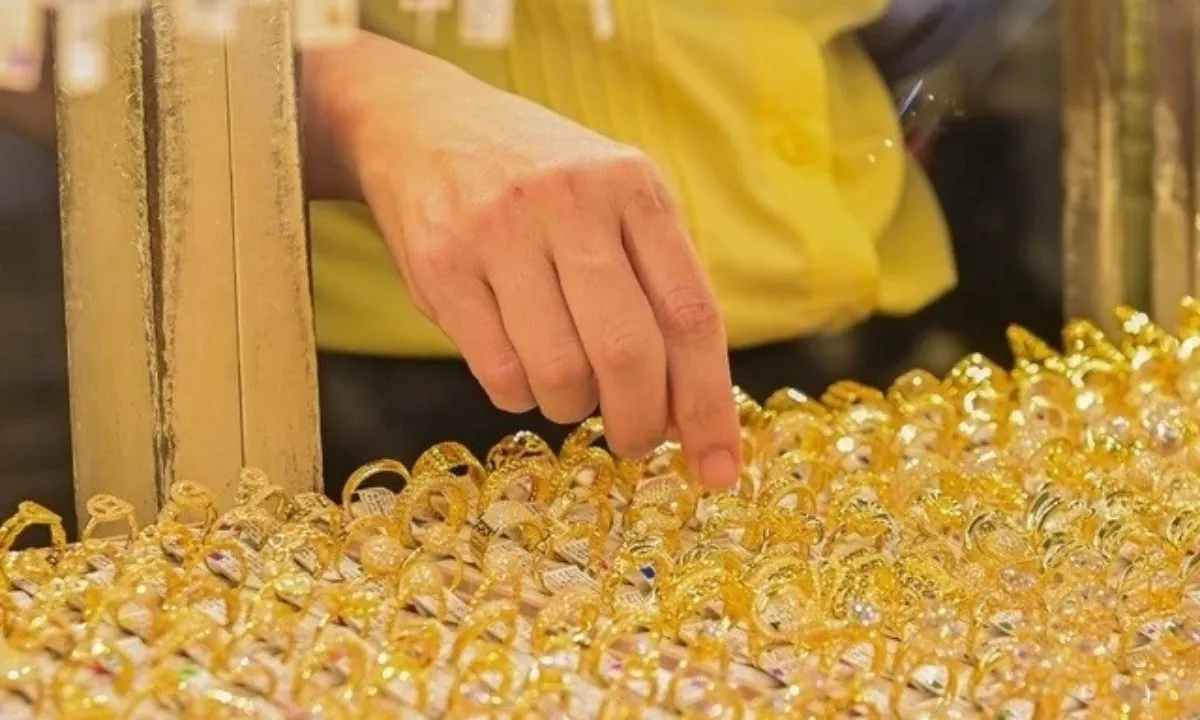 Giá vàng đảo chiều tăng mạnh