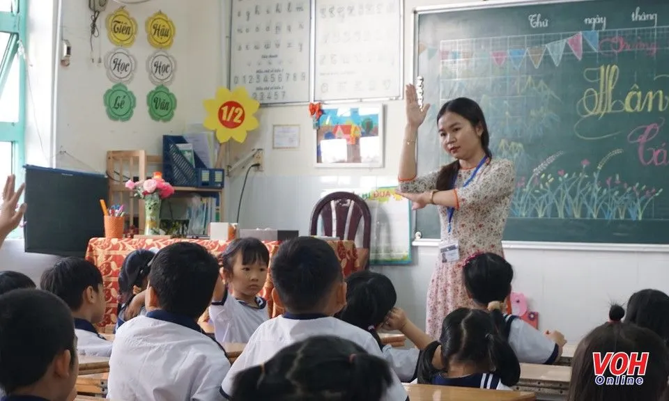 Quy định mới về chế độ trả lương dạy thêm giờ cho giáo viên