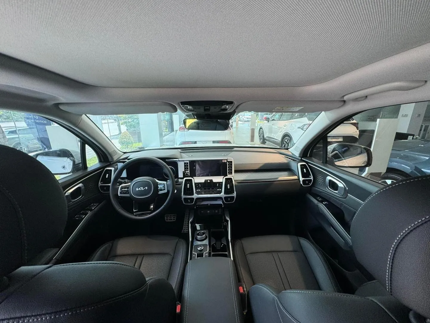 kia-sorento-hybrid-5-17145250948-1747290921337-17472909214531388449641