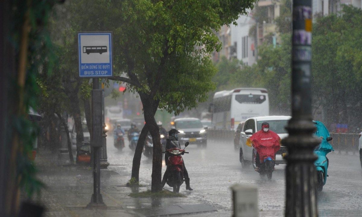 Thời tiết ngày 16/5: Các khu vực trên cả nước có mưa dông, Bắc Bộ mát mẻ