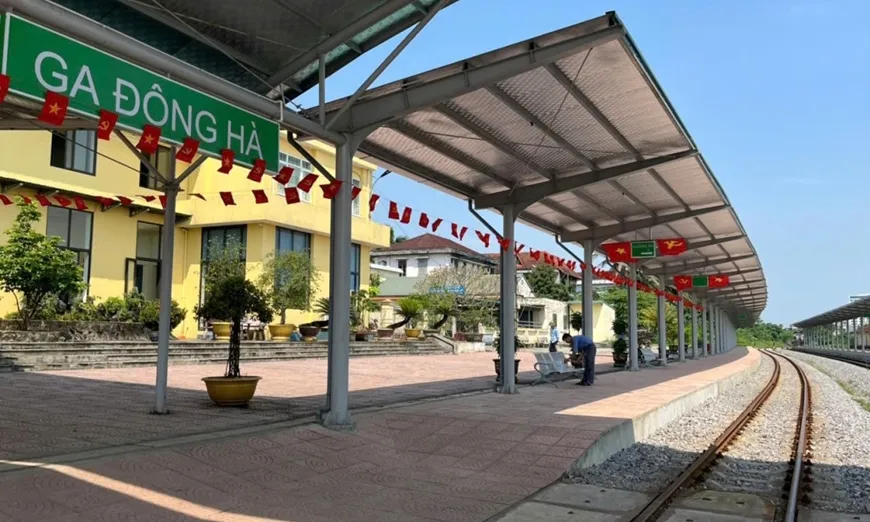 Tổ chức đôi tàu khách Đông Hà - Đồng Hới để công, viên chức đi làm hàng ngày