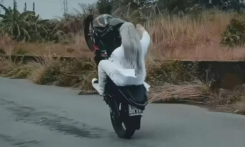 Vụ Thần điêu đại hiệp bốc đầu xe máy, không xảy ra ở Bình Dương