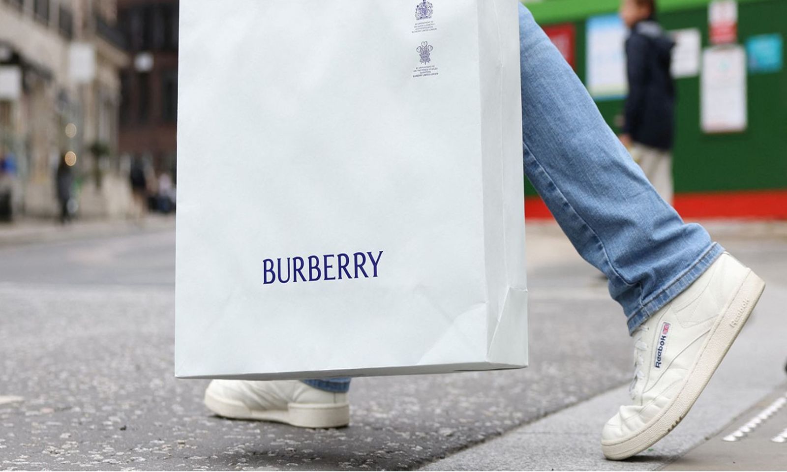 Thương hiệu xa xỉ Burberry sắp cắt giảm gần 20% lực lượng lao động toàn cầu