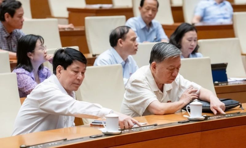 Chính thức thông qua nghị quyết đặc biệt phát triển kinh tế tư nhân
