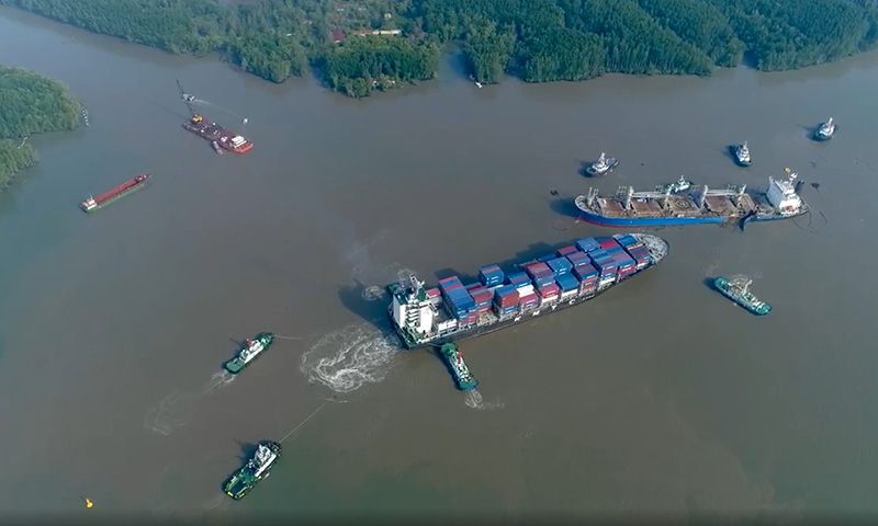 Cứu hộ thành công 2 tàu chở hàng bị nạn trên sông Lòng Tàu