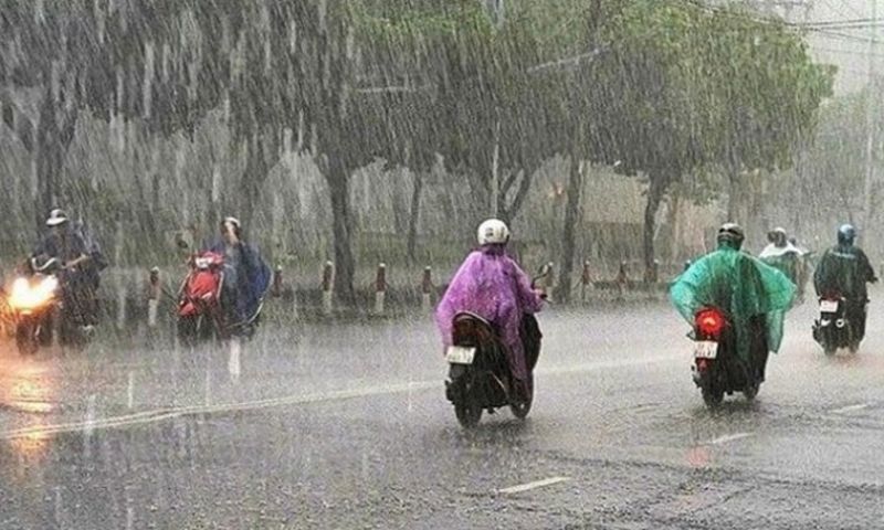 Thời tiết hôm nay 17/5: Miền Nam chiều mưa rào, miền Bắc mưa rất to