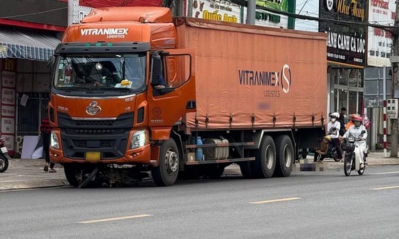 Tạm giữ tài xế xe tải để xe tự trôi cán chết người dừng đèn đỏ ở Bảo Lộc