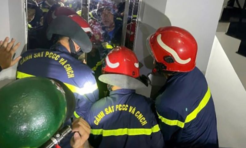 Cô gái gọi cứu hộ lúc 0 giờ