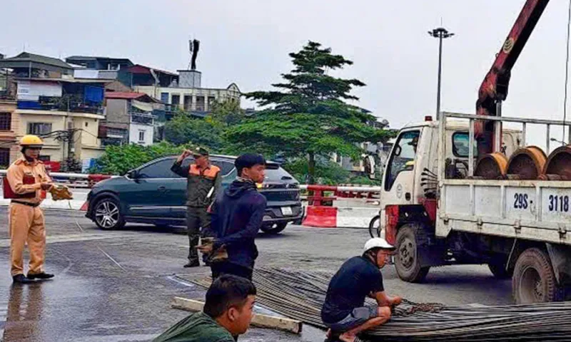 Tài xế và chủ xe bị phạt hơn 40 triệu đồng vì làm cản trở giao thông cầu Chương Dương