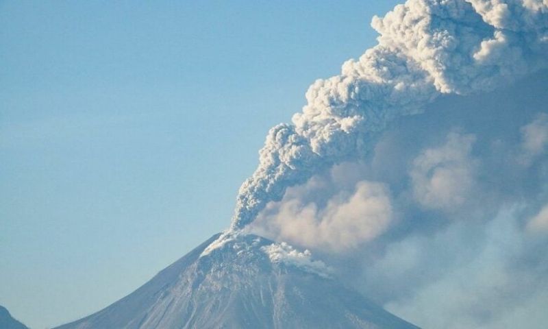 Indonesia nâng mức cảnh báo cao nhất đối với núi lửa Lewotobi Laki-laki 