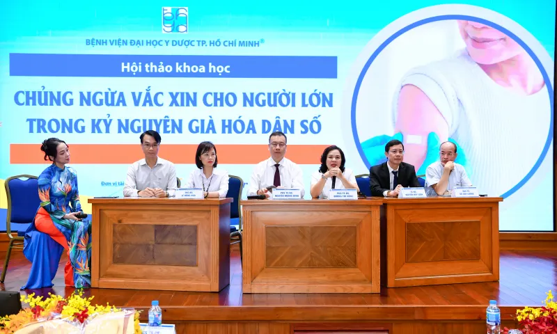 Phiên thảo luận tại Hội thảo khoa học “Chủng ngừa vắc xin cho người lớn trong kỷ nguyên già hóa dân số”