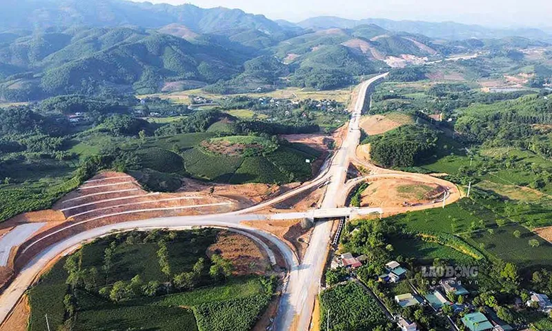 Đề xuất giao cho địa phương thực hiện đầu tư 5 tuyến cao tốc lớn