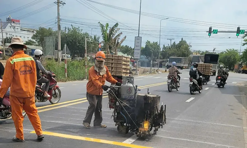 Long An xử lý 20 điểm đen, tiềm ẩn tai nạn giao thông