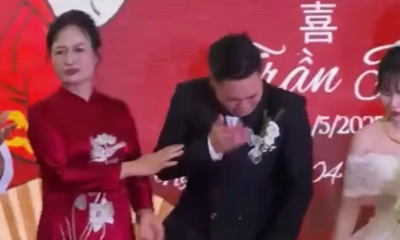Chú rể bật khóc trong đám cưới, cả khán phòng lặng đi khi biết sự thật 