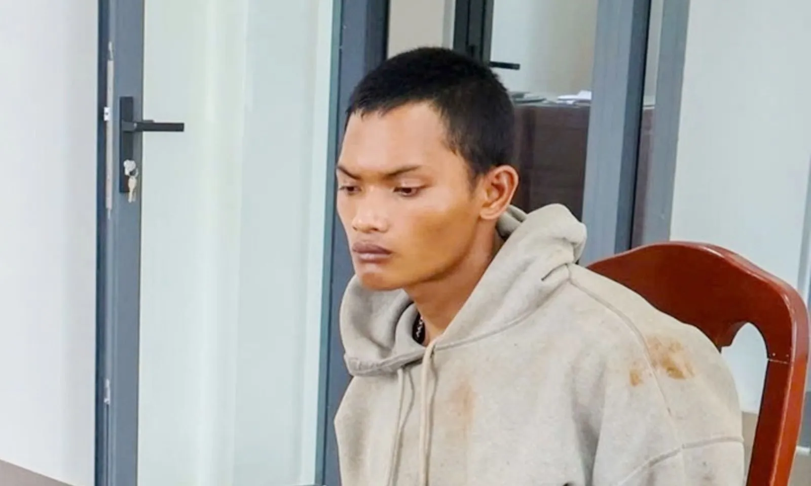 Bình Thuận: Con rể dùng súng khống chế gia đình vợ, cướp xe bỏ trốn