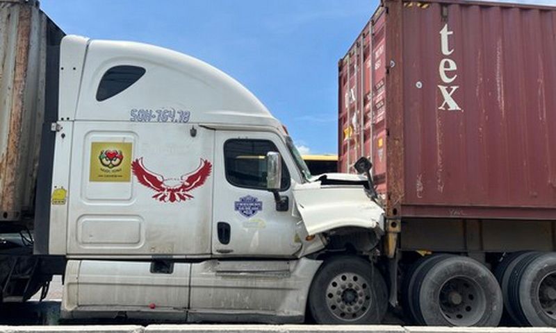 Va chạm liên hoàn 4 xe ô tô ở cửa ngõ phía Đông TPHCM, giao thông ùn tắc kéo dài