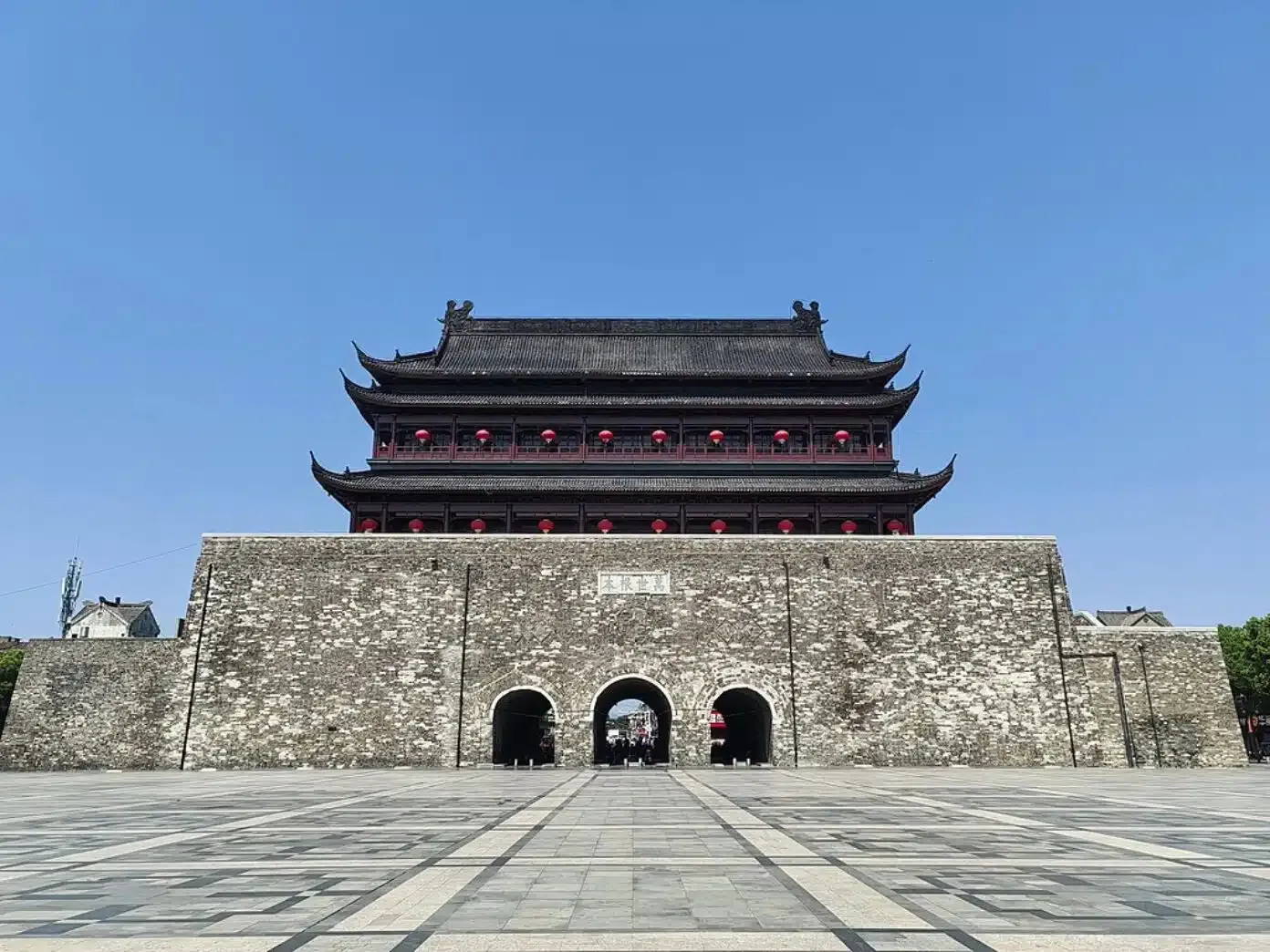 mingzhongdu-drum-tower-in-fengyang-county-china-credit-yumeto-ccbysa4-1392x1044