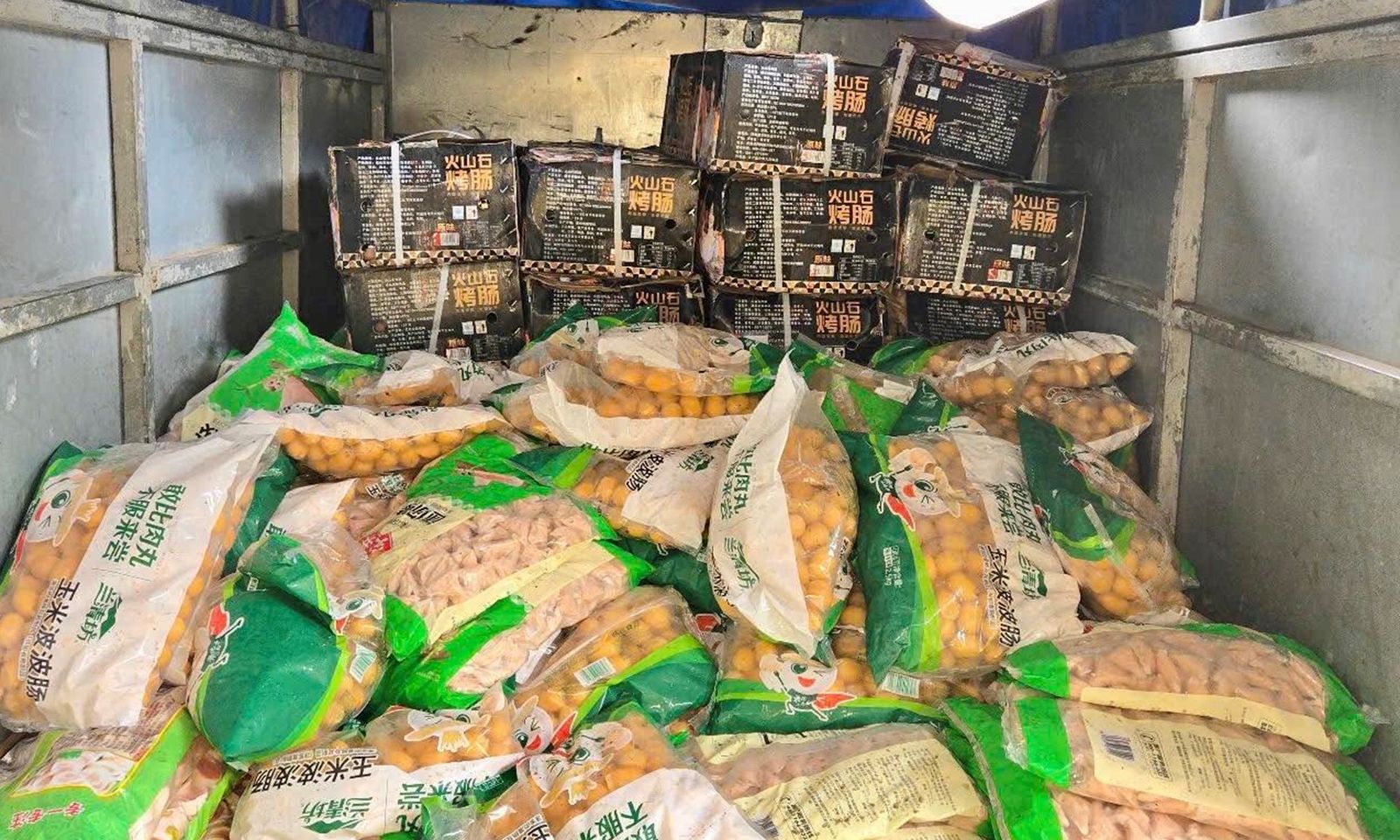 Hành vi sản xuất, buôn bán thực phẩm giả bị xử lý như thế nào?