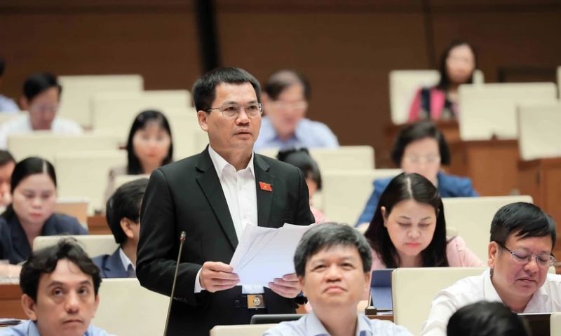 Quốc hội thảo luận về chính sách miễn học phí cho trẻ em và học sinh phổ thông