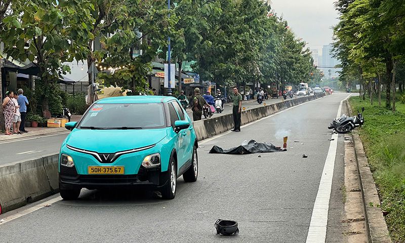 Taxi chạy ngược chiều đụng xe máy, người đàn ông đi xe máy tử vong