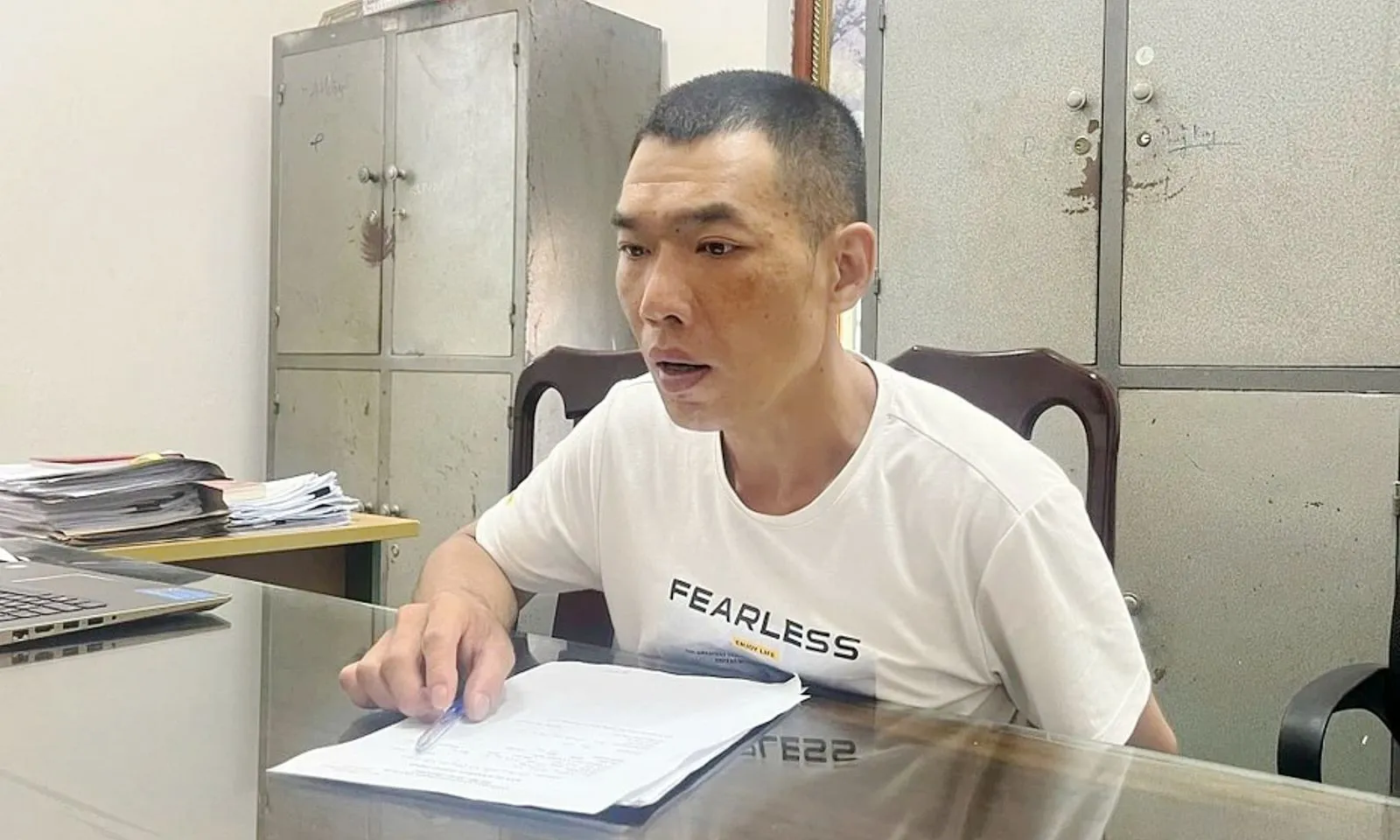 Bắt giữ đối tượng chuyên cướp giật điện thoại của phụ nữ trên đường phố