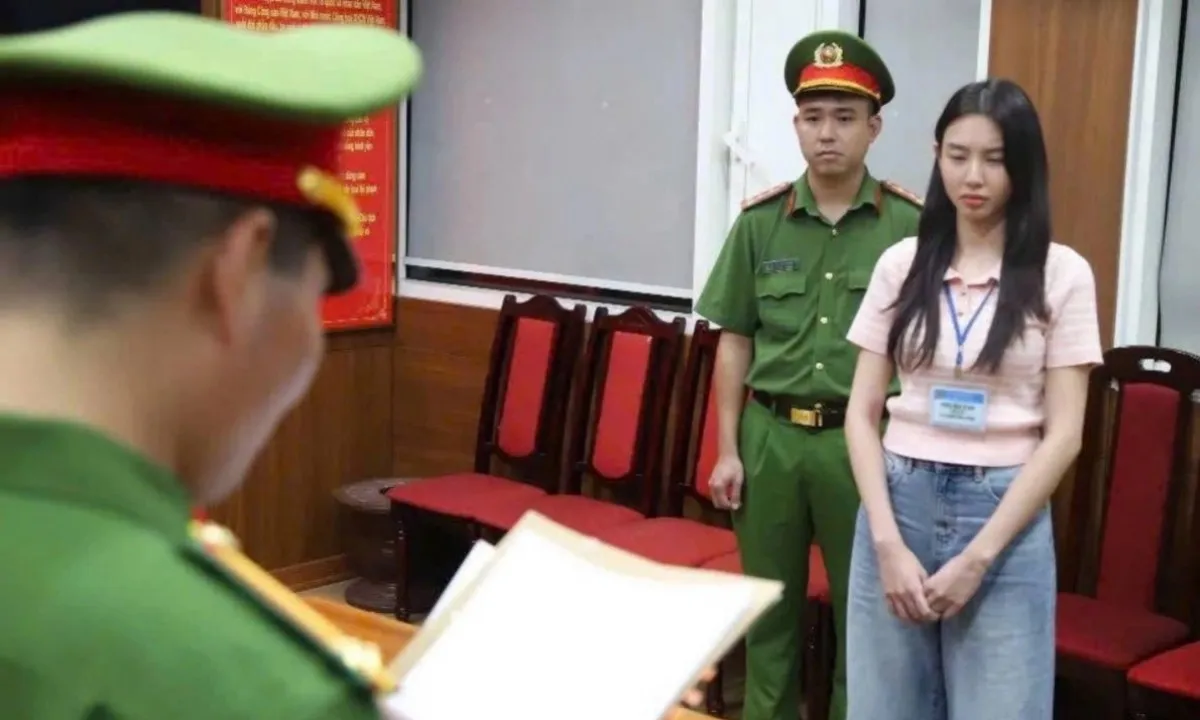 Hoa hậu Thùy Tiên bị tước danh hiệu Gương mặt trẻ Việt Nam tiêu biểu”