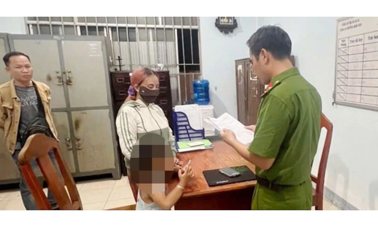 Bắt 2 đối tượng bán ma túy tinh vi ở Bình Thuận