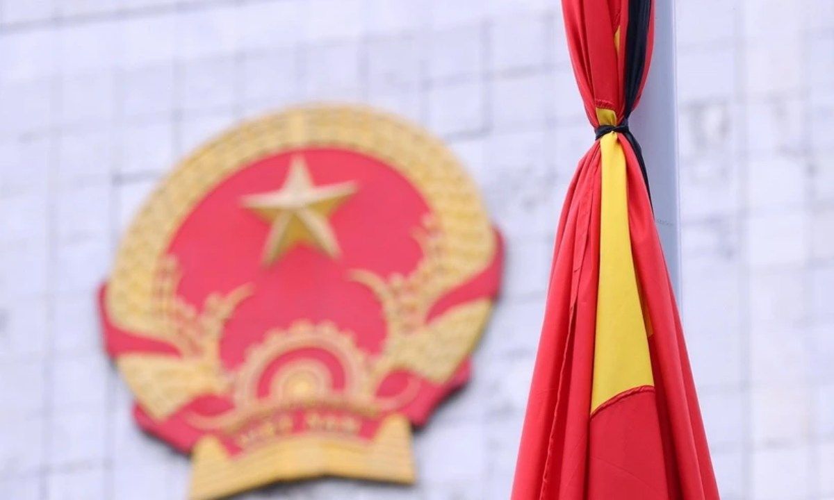 Thông báo treo cờ rủ, không tổ chức vui chơi công cộng trong 2 ngày Quốc tang