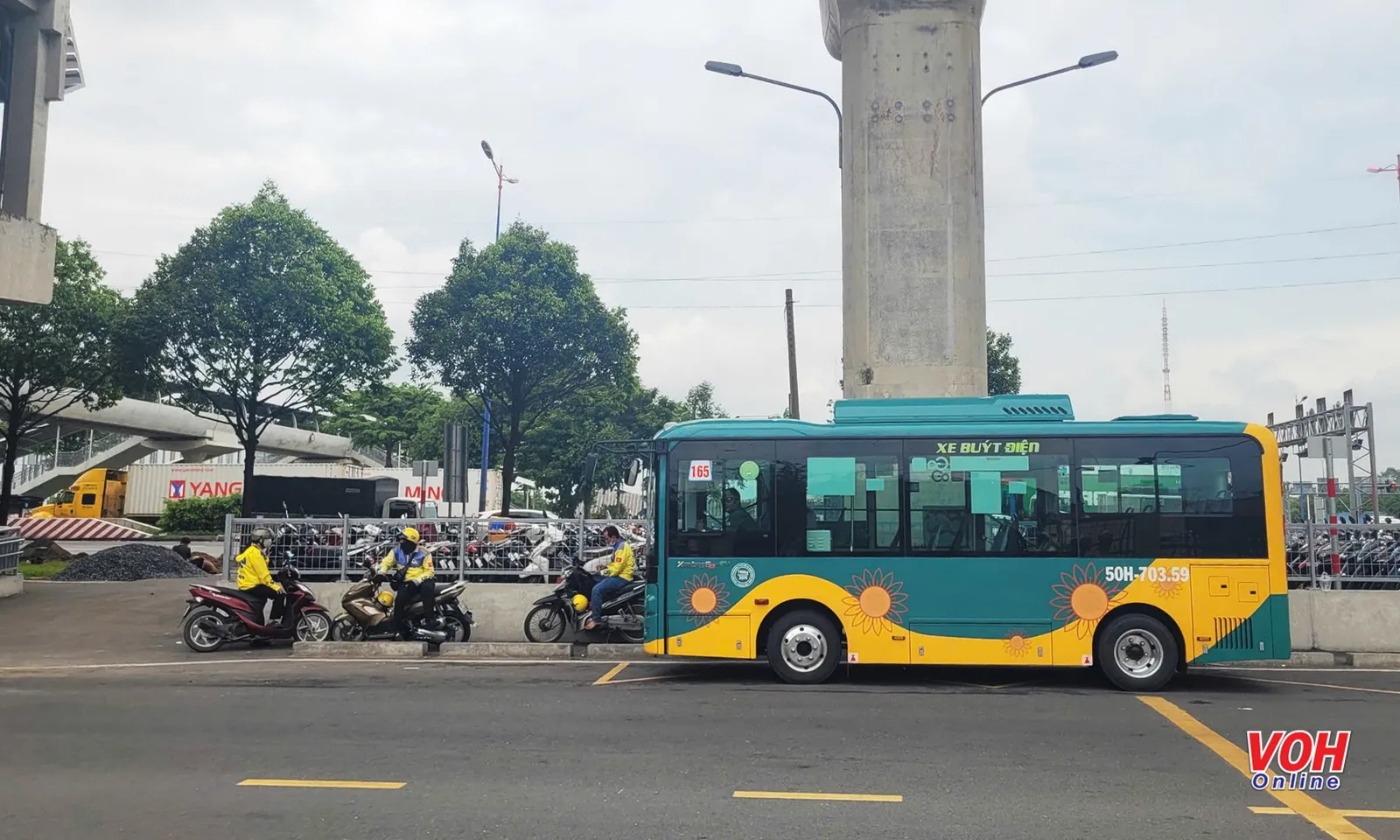 Điều chỉnh lộ trình và thêm điểm dừng tuyến xe buýt số 165 Đại học Nông Lâm – Khu Công nghệ cao