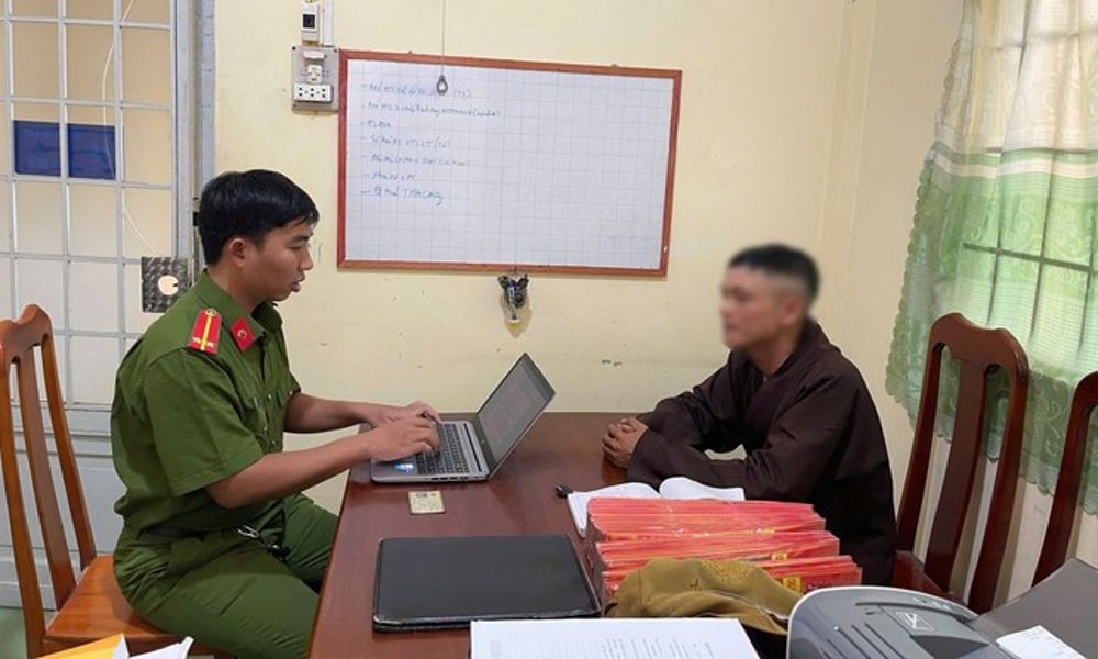 Vạch mặt kẻ mạo danh sư thầy đi quyên góp tiền từ thiện