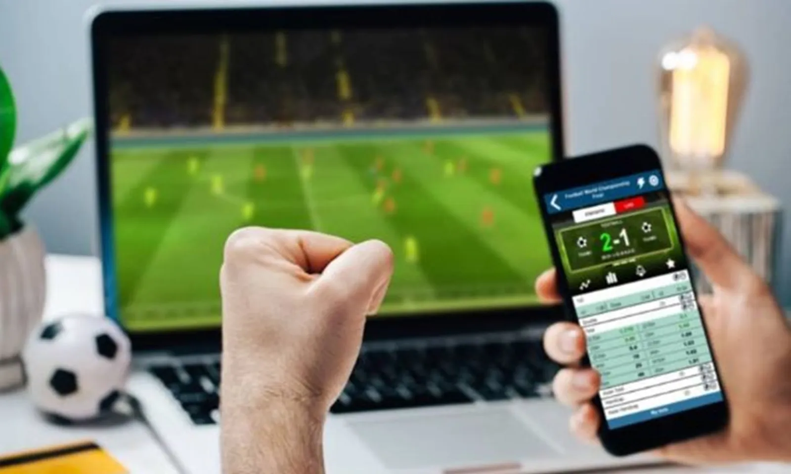 Bắt giữ 4 người điều hành mạng lưới cờ bạc trực tuyến