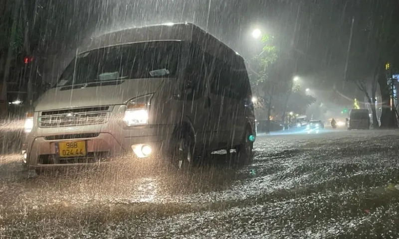 Nam Bộ chiều tối mưa rất to