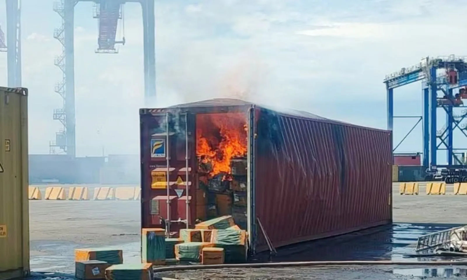 Tên lửa Iskander Nga đánh trúng tàu chở UAV tại cảng Odessa của Ukraine