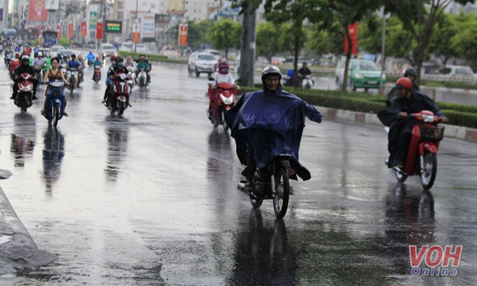 Cả nước có mưa lớn, miền Bắc và Bắc Trung Bộ dịu mát