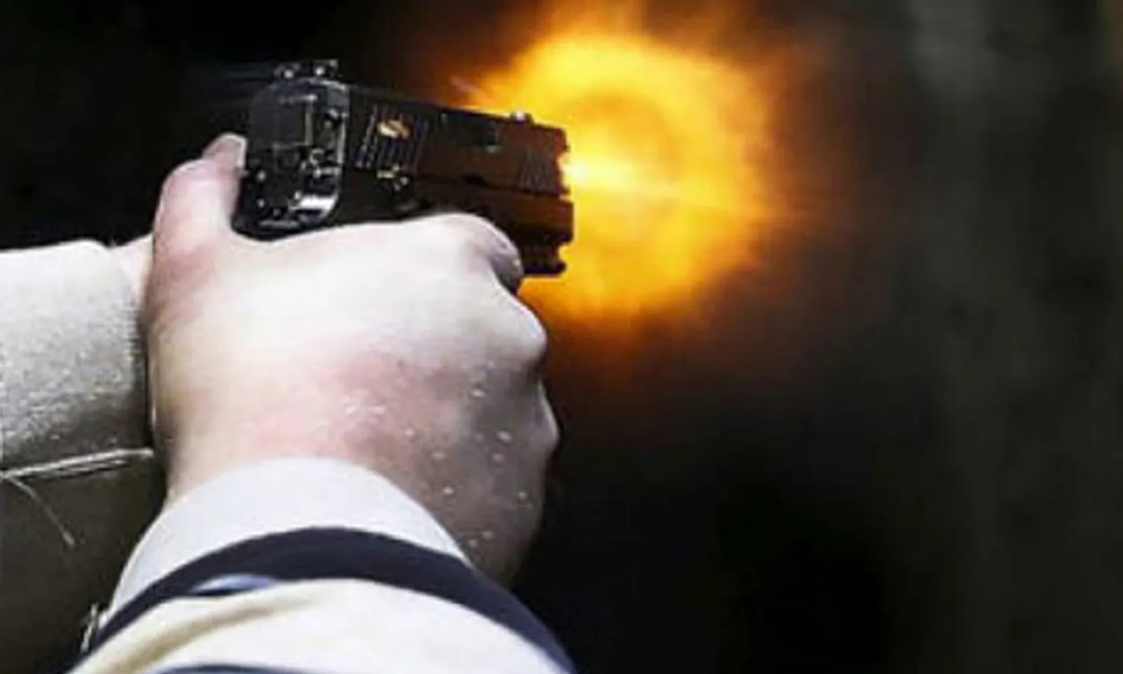 Dùng súng tự chế bắn người do mâu thuẫn trong lúc ăn nhậu