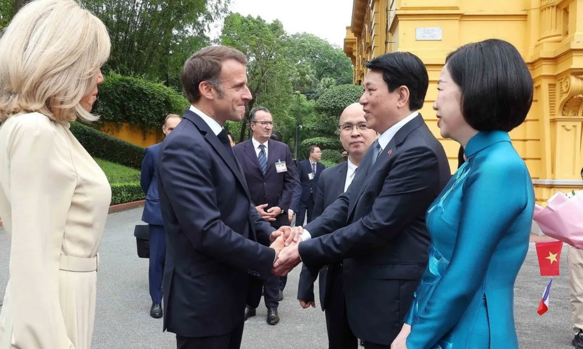 chu-tich-nuoc-le-don-tong-thong-phap-9