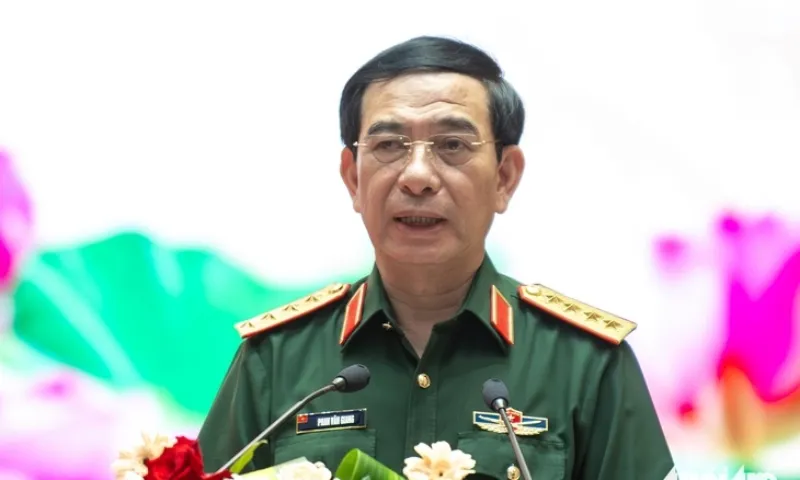 Dai tuong Phan Van Gianb