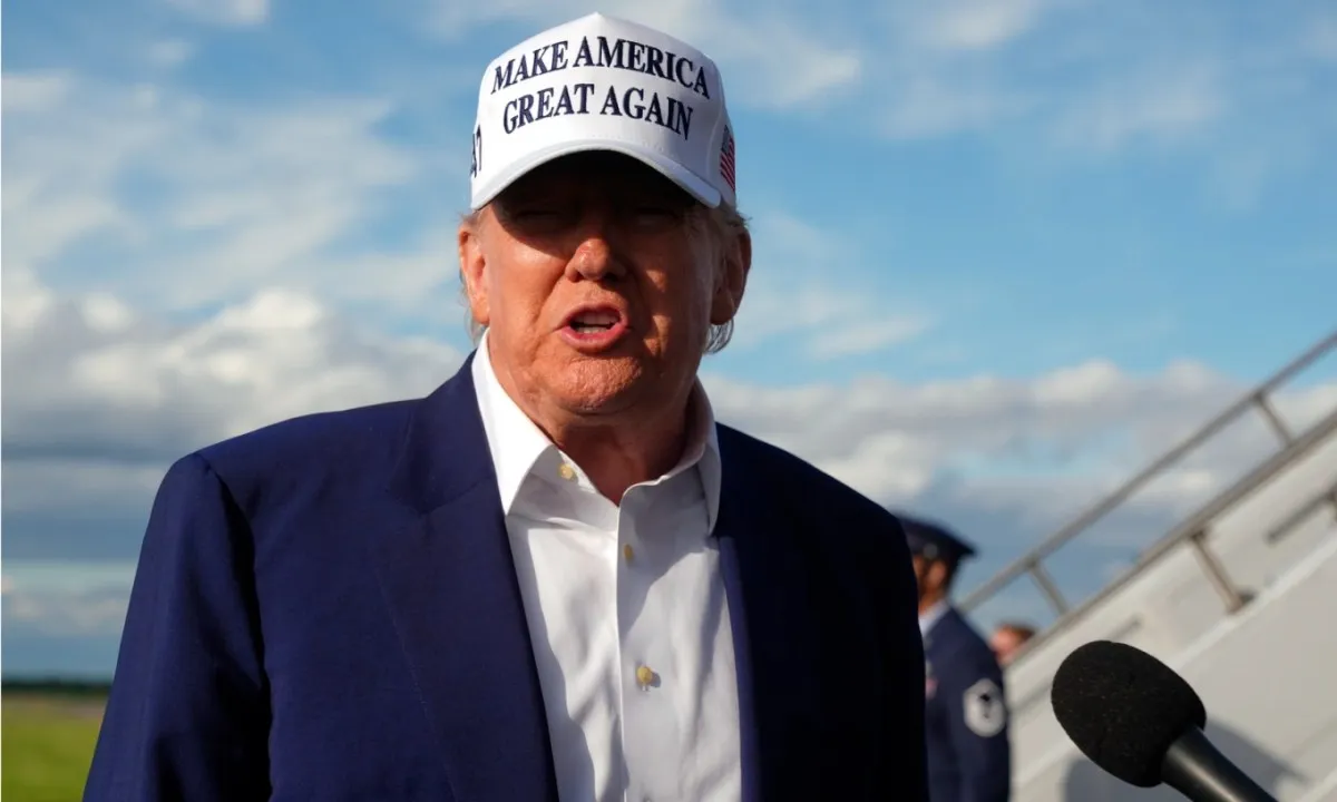 Ông Trump quay xe với ông Putin sau đợt tấn công chưa từng có vào Ukraine