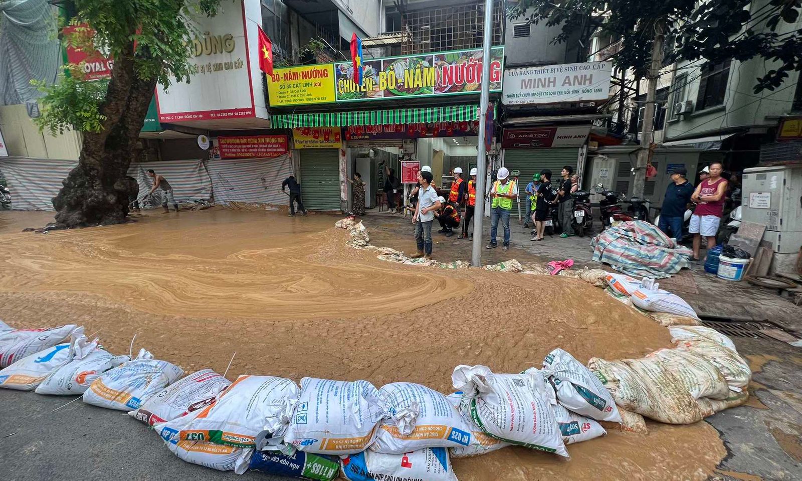 Thêm trường hợp phun trào phụ gia tại dự án metro Nhổn - ga Hà Nội