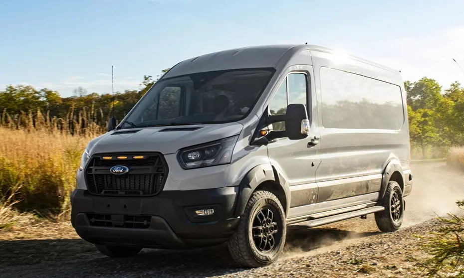 Ford Transit Trail phiên bản điều chỉnh sau triệu hồi bị khách hàng phản ứng vì chất lượng giảm