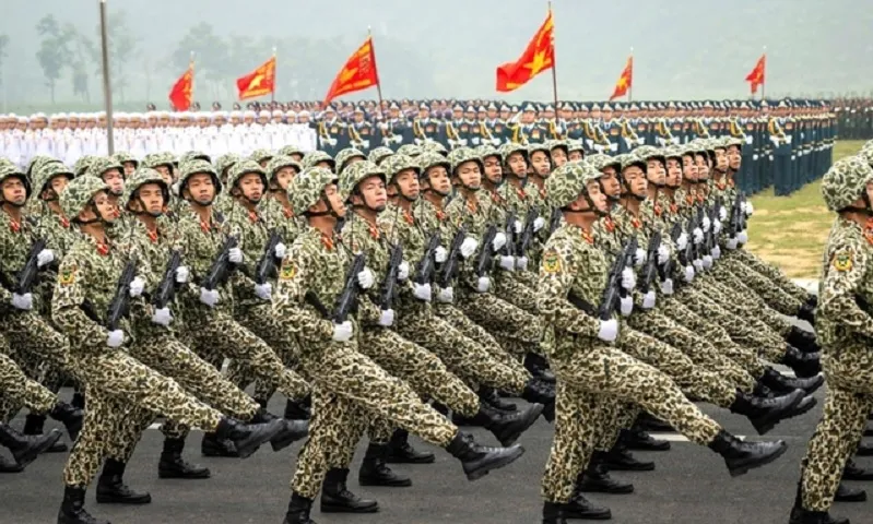 duyệt binh diễu hành